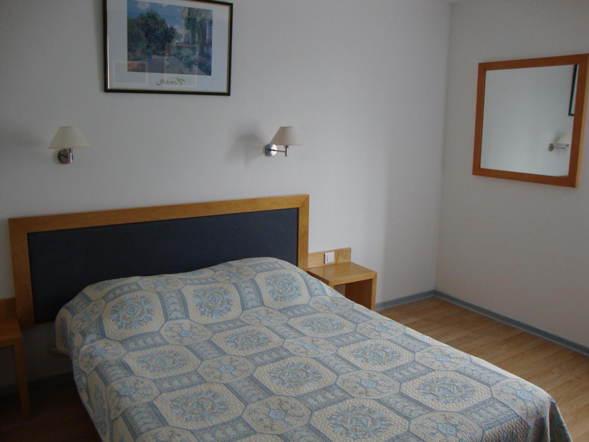 Hotel Au Petit Languedoc Lourdes Rom bilde